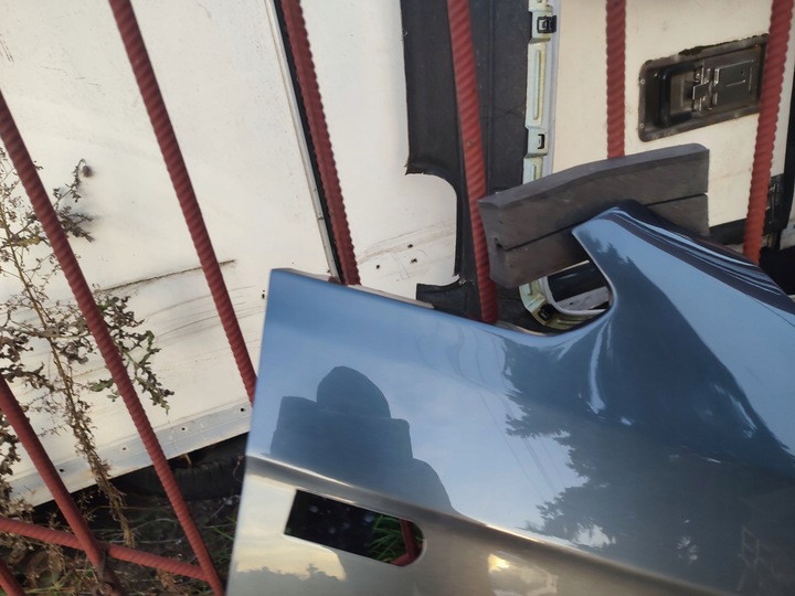 фото №6, Крыло правый перед переднее volkswagen caddy 2k7 sb od 11.20r- лак lr7h