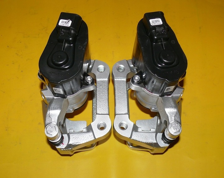 фото №10, Зажимы левый правые зад ford galaxy ii mk2 302/11