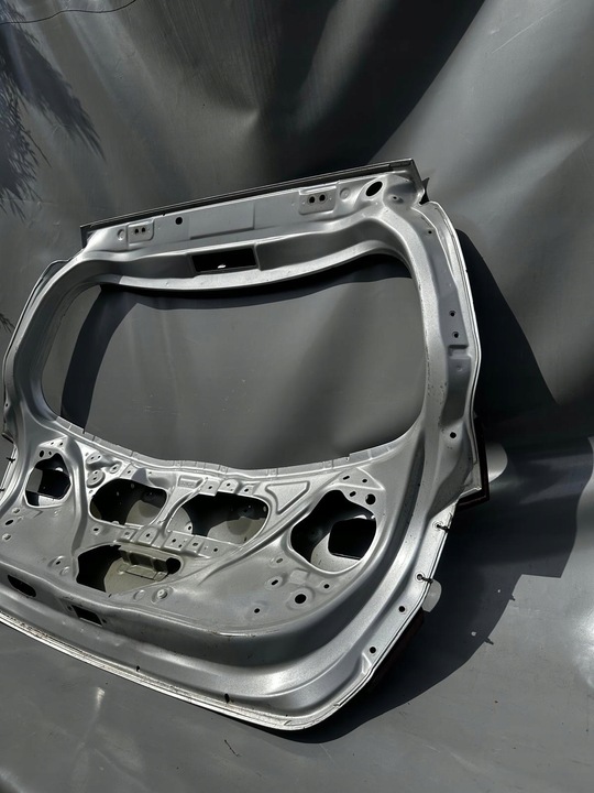 фото №10, Toyota yaris iii 3 рестайлінг 17- кришка задня накладка