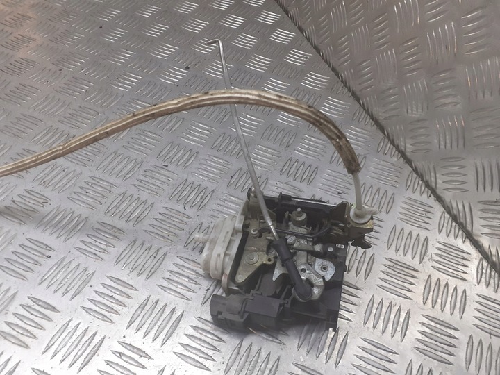 фото №1, Замок двері праві перед audi a4 b5