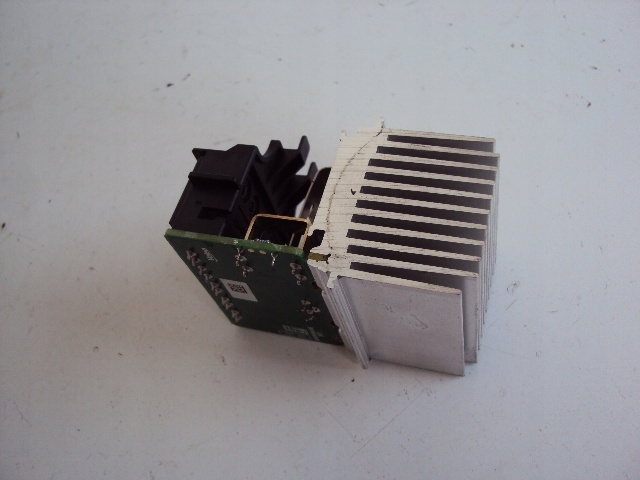 фото №3, Резистор вентилятор peugeot 2008 i 1.2 vti 14r