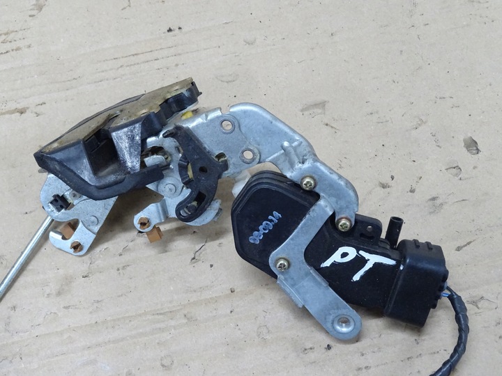 фото №1, Toyota hilux замок дверь правые зад 99r