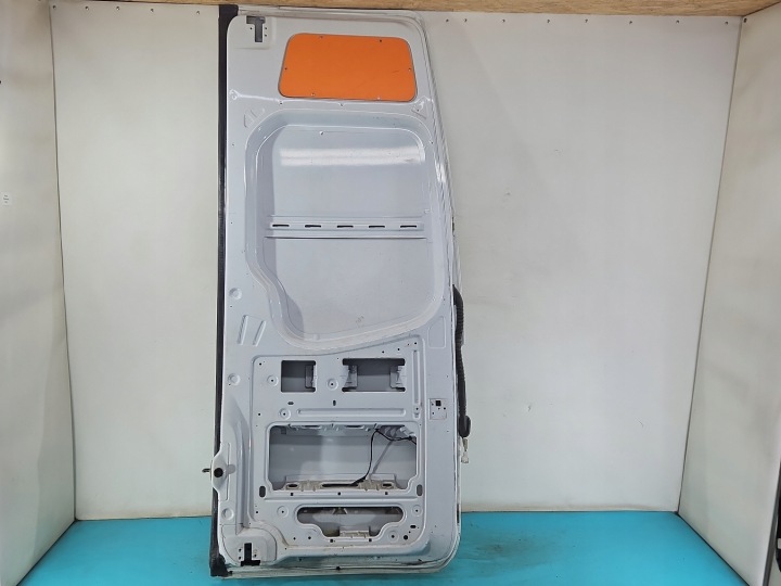 фото №16, Двері орні метеликоподібні зад праве vw crafter 06-11 білий sprinter w906