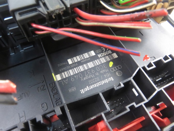фото №5, Бортовой сетью vw passat b6 вариант 3c5 3c0937049al