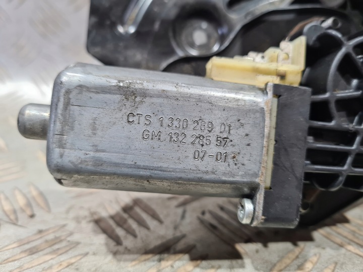 фото №7, Левая спойлер моторчик крыша opel astra h cabrio twin top