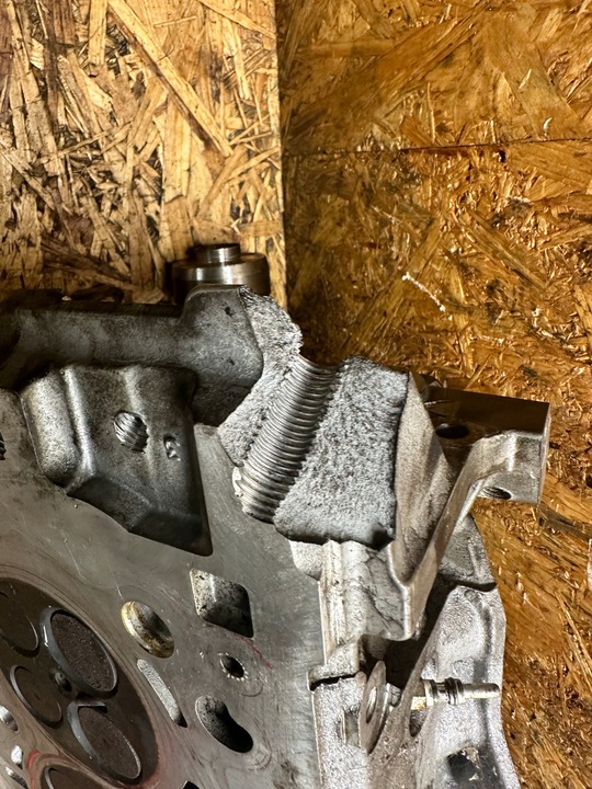 фото №11, Головка вали volvo 2.0d d4204t14 31430110006