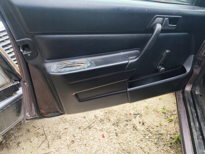 фото №13, Mercedes w201 190 обшивки обивка дверь перед зад