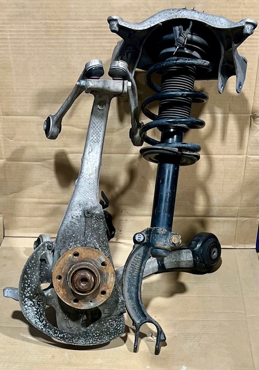 фото №1, Подвешивание передние левая поворотный кулак амортизатор porsche macan 95b v6