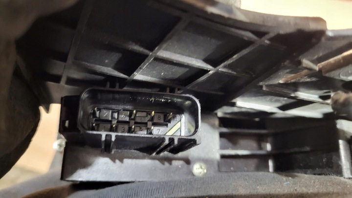 фото №7, Замок правые перед ford fiesta mk6 02- hb 5d 8 pin