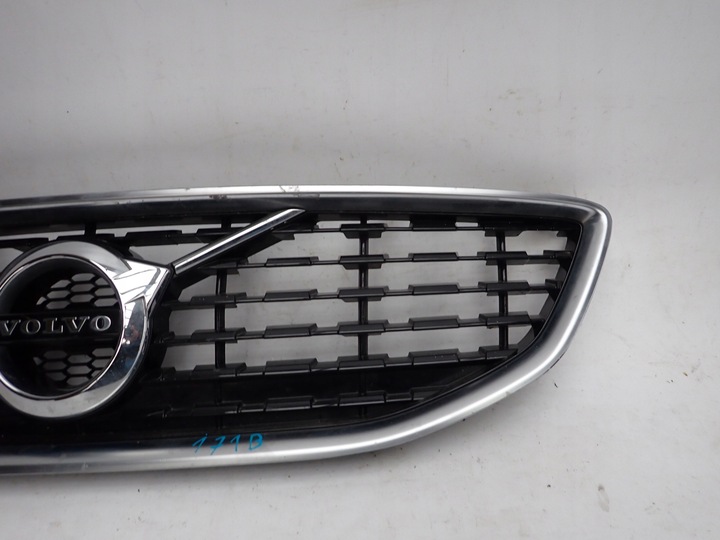 фото №4, Volvo v40 ii r-design рестайлинг 15- решётка радиатора решётка радиатор