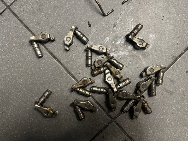 фото №8, Штовхач підніжка пружина клапанна головки bmw 3 318i g20 b48b20a 46tyś km