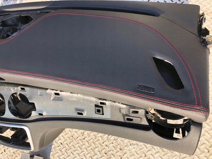 фото №9, Mercedes w117 cla nić панель консоль подушки ремни