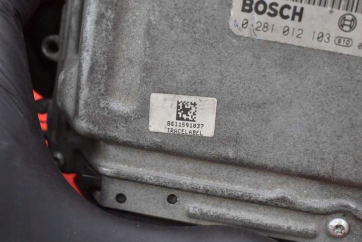 фото №8, Блок керування двигуном (ecu) 30729826a volvo s60 1 i 2.4 d5 08r