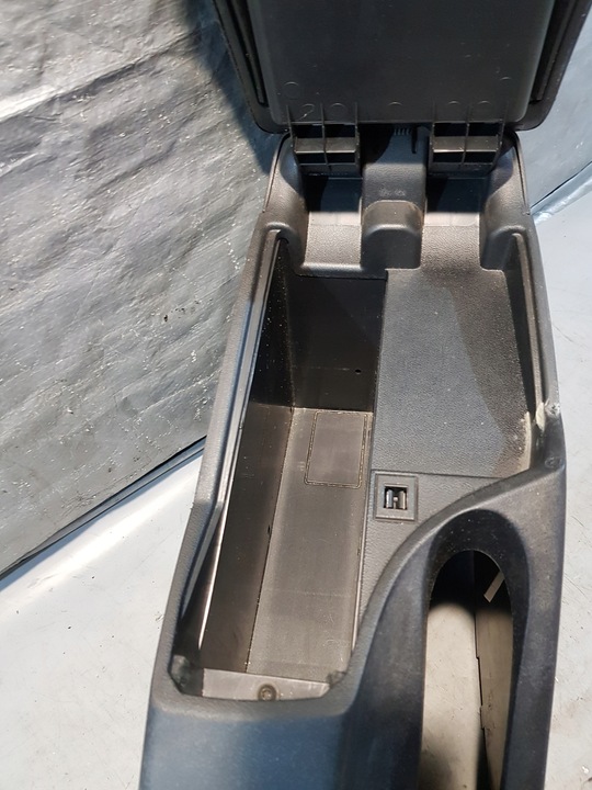 фото №9, Туннель средний подлокотник seat altea оригинальный номер 5p0864251b