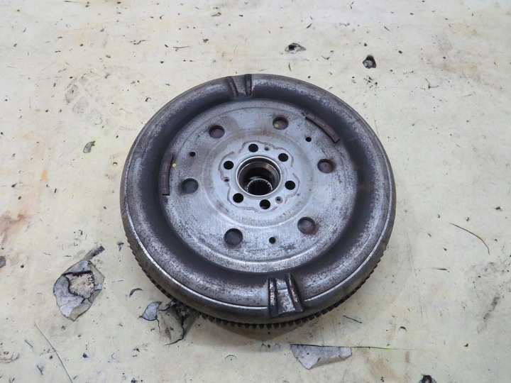 фото №1, Сцепление колесо двухмассовый двухмассовый маховик passat b8 2.0 tdi 04l141015e