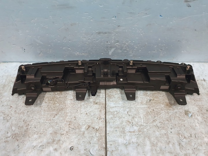 фото №5, Лампа накладка средняя xpeng g9 ev перед