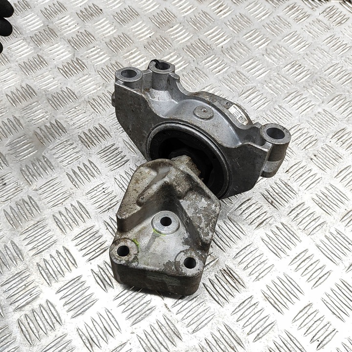 фото №6, Fiat doblo 2013 правая сторона кронштейн / крепление двигателя