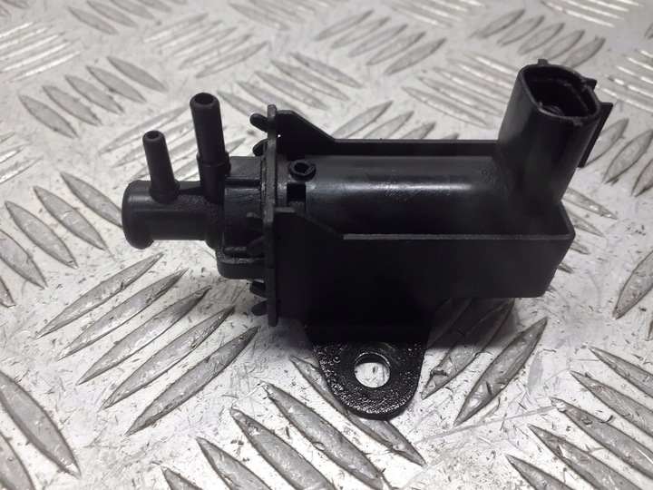 фото №1, Клапан вакуум toyota avensis t25 2.0 d4d 139700-0850085
