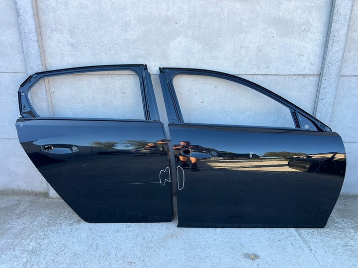 фото №1, Дверь opel astra vi l 6 2022 2023 2024 hb хэтчбек зад правые задние правые