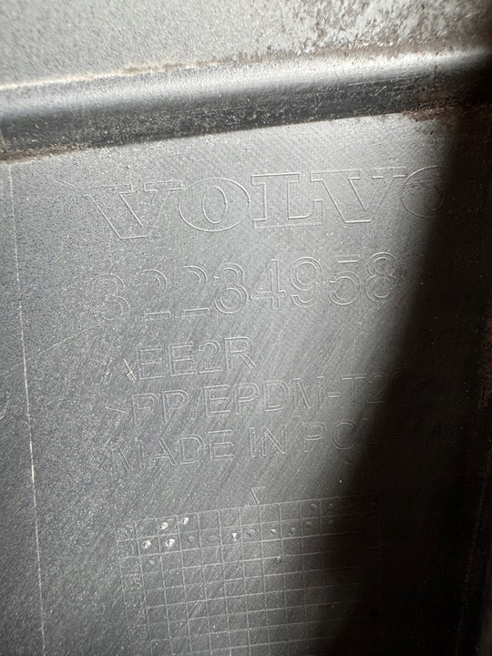 фото №16, Volvo xc60 ii 2 r-design рестайлинг 21- решётка радиатора pod камера бампер переднее 32234958