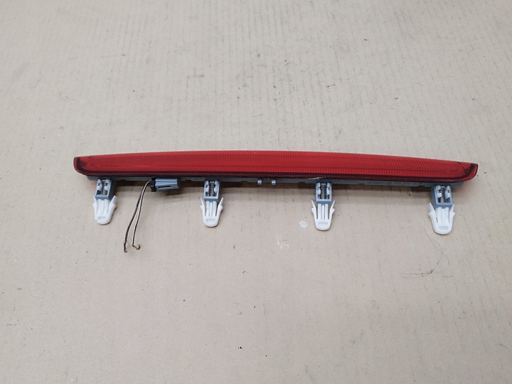 фото №7, Лампа третье свет сплав крышки audi a3 8p 5 дверь 8p4945097 2003-2008