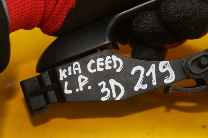 фото №8, Ручка двери левые перед kia ceed i 90308-02200