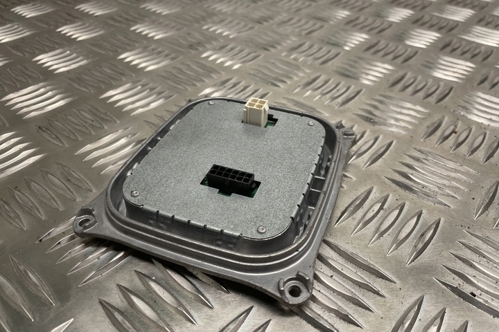 фото №8, Модуль ксенон bmw 3 cabrio e93 7263087 2.0l дизель 135kw 2012