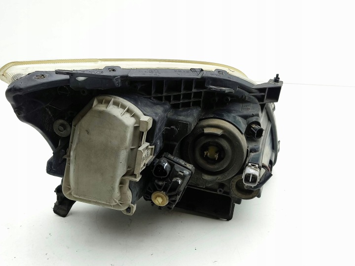 фото №9, Toyota avensis t250 2006 фара