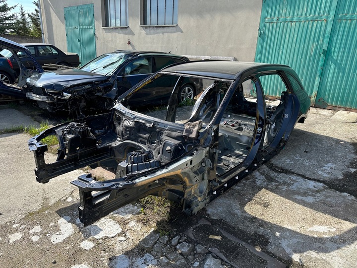 фото №1, Mercedes c клас w206 чверть передня права ліва стіна