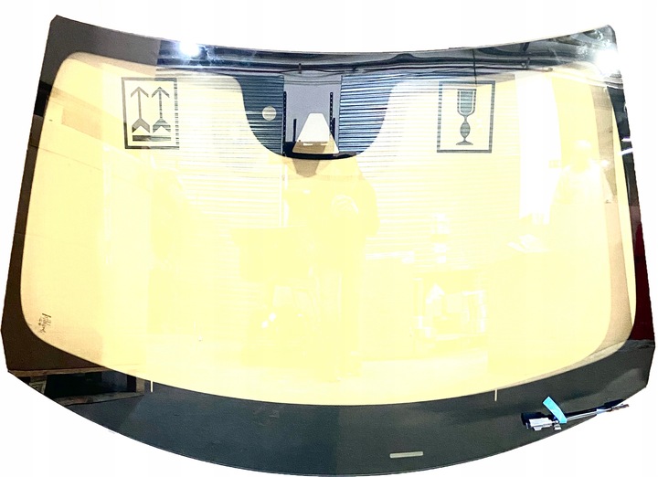 фото №1, Стекло лобовое volvo