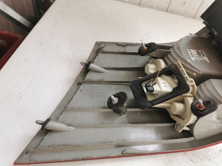 фото №6, Opel vectra c универсал лампа левая зад левый 24469462