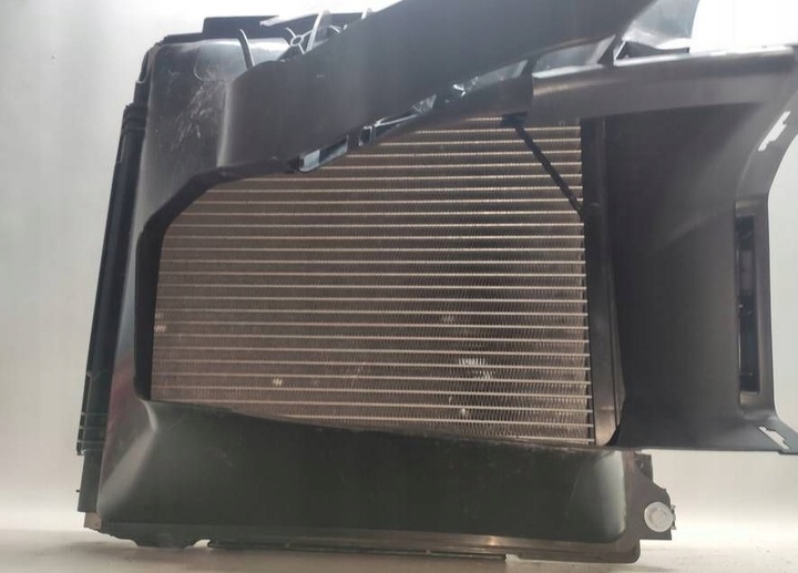 фото №9, Porsche taycan 9j1 2020 комплект радиатор 9j1959455d