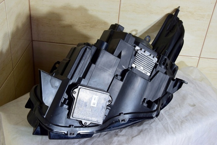 фото №12, Range rover vogue ck52-13w029-ec лампа перед