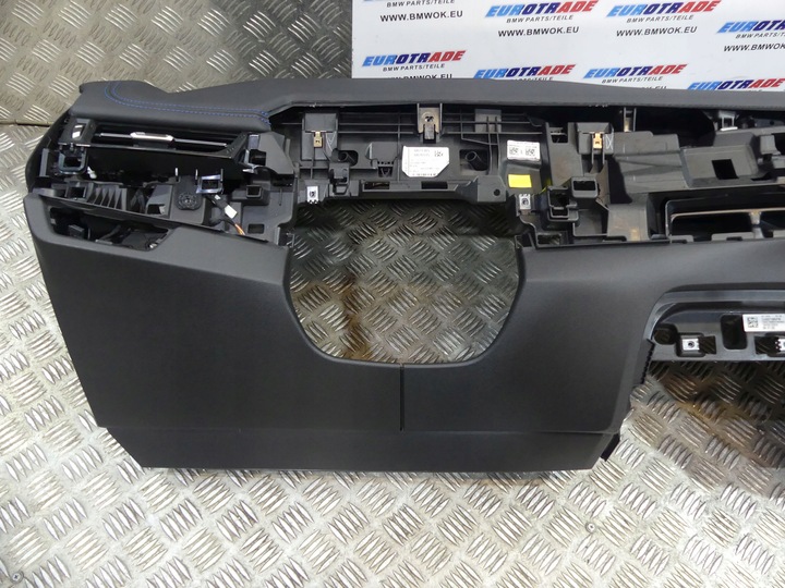 фото №8, Bmw x1 u11 панель роздавальна консоль чорна sensatec szew синій hud