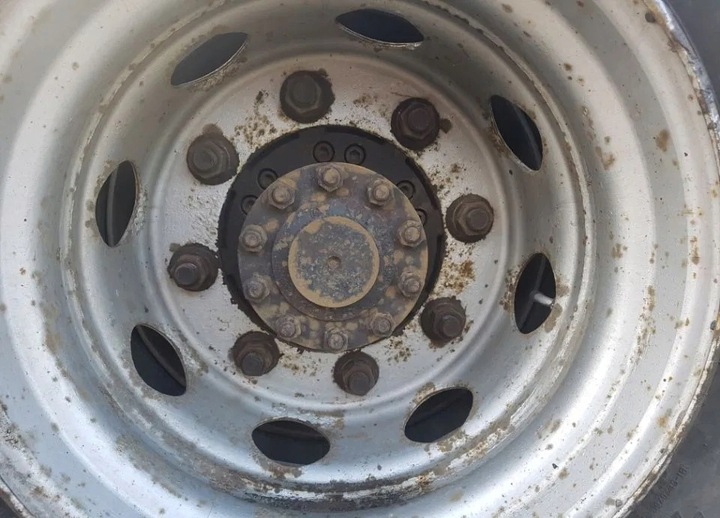 фото №1, Ступиця колеса зад задня daf 45 lf колеса 17,5 8 шпильок