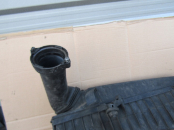 фото №8, 1 mercedes w203 2.0 корпус воздуховод фильтра воздуха купе