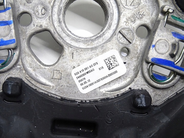 фото №12, Руль срезанная кожа кожаный мультифункция vw beetle 5c 5c0419091ag