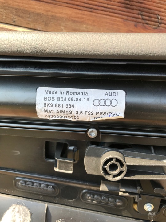 фото №6, Боковина дверь правый зад кожа ролета audi a4 b8