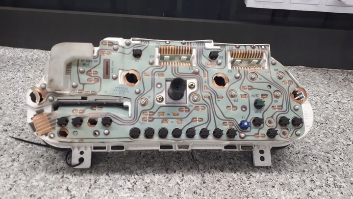 фото №11, 30813197 спидометр манометр volvo v40 2.0