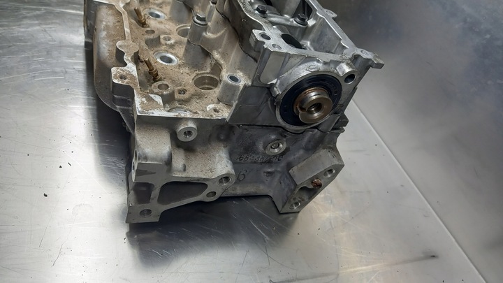 фото №8, Головка двигателя 9684487210 volvo citroen peugeot 1.6 hdi