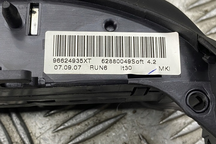 фото №7, Кнопки руль citroën c4 купе la_ 96624935xt 1.6l дизель 66kw