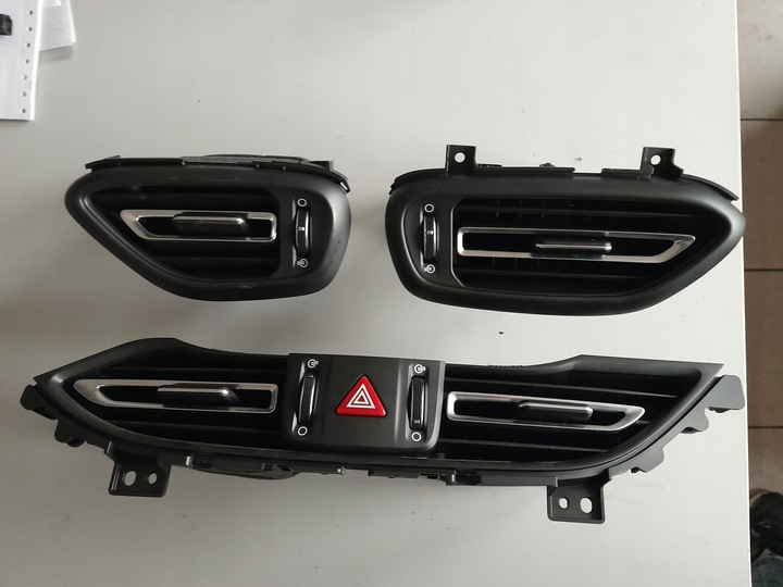 фото №1, Hyundai i30 iii 2020-24r рестайлинг воздуховод рамка решётка воздуховод хром комплект