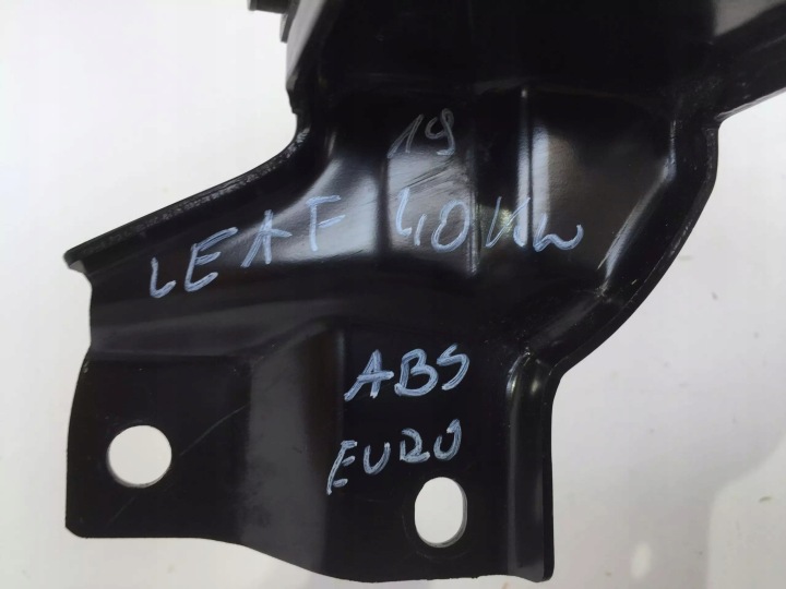 фото №4, Nissan leaf ii 2 кріплення насоса abs тримач кронштейн