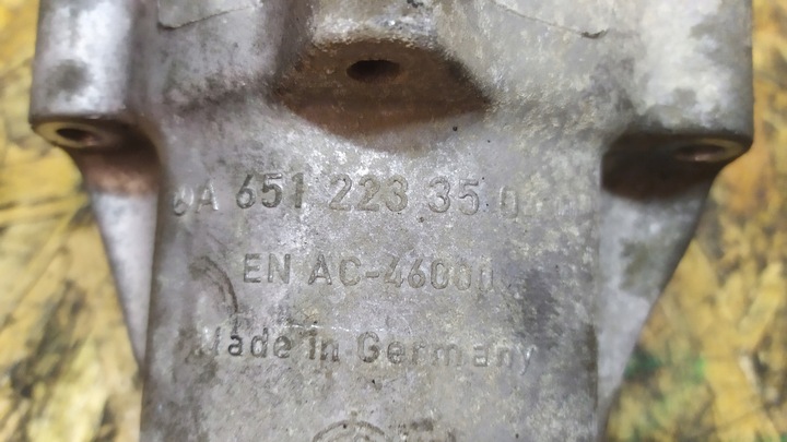 фото №6, Mercedes w212 2.2 cdi лапи двигуна a6512233404