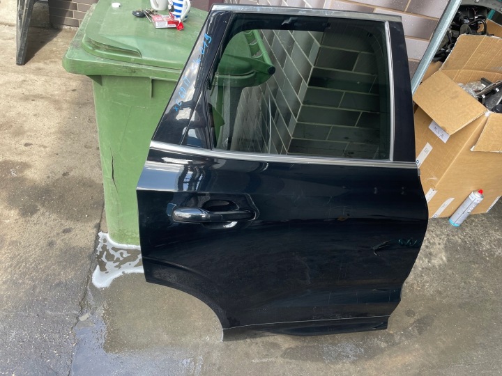 фото №9, Volvo xc60 ii двері зад задні праві ліве колір 019