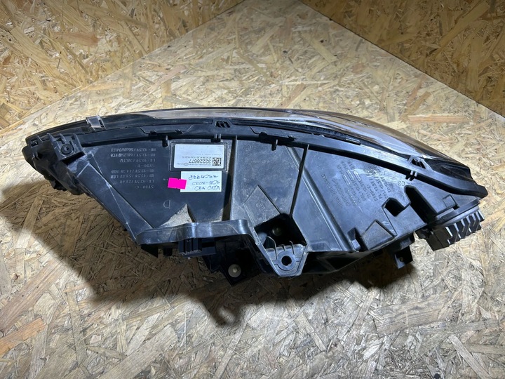 фото №13, Volvo v90 cross country 2017 лампы передние