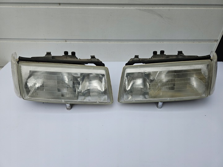 фото №1, Лампа левая правая комплект audi v8 d11 441 usa