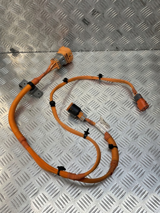 фото №9, Fiat 500e шланг высокого напряжения компрессора кондиционера 52197564