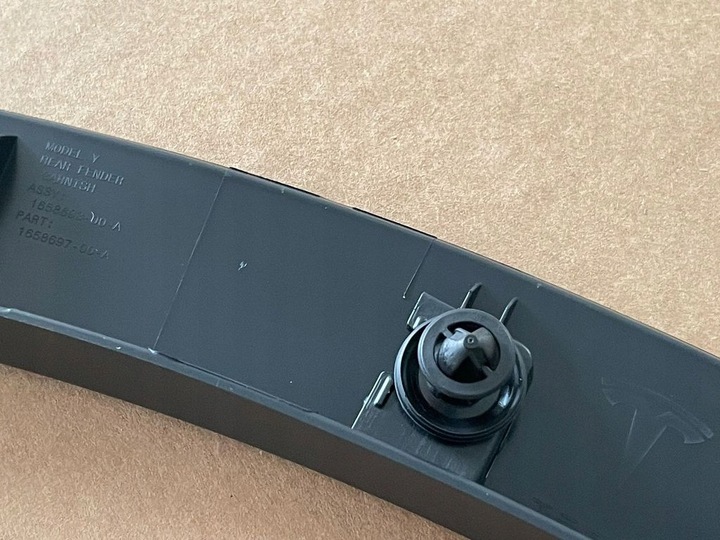 фото №13, Накладка планка крыльев левый зад 1658693-00-a 165869300a tesla модель y