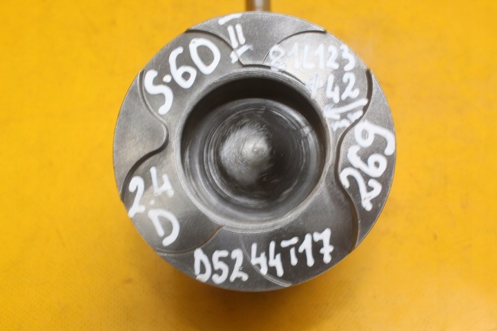 фото №10, Поршень volvo s60 ii v60 2.4 bit d5244t17 81l123 174